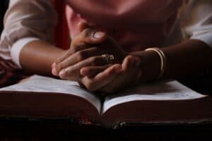 christian-speaker-praying
